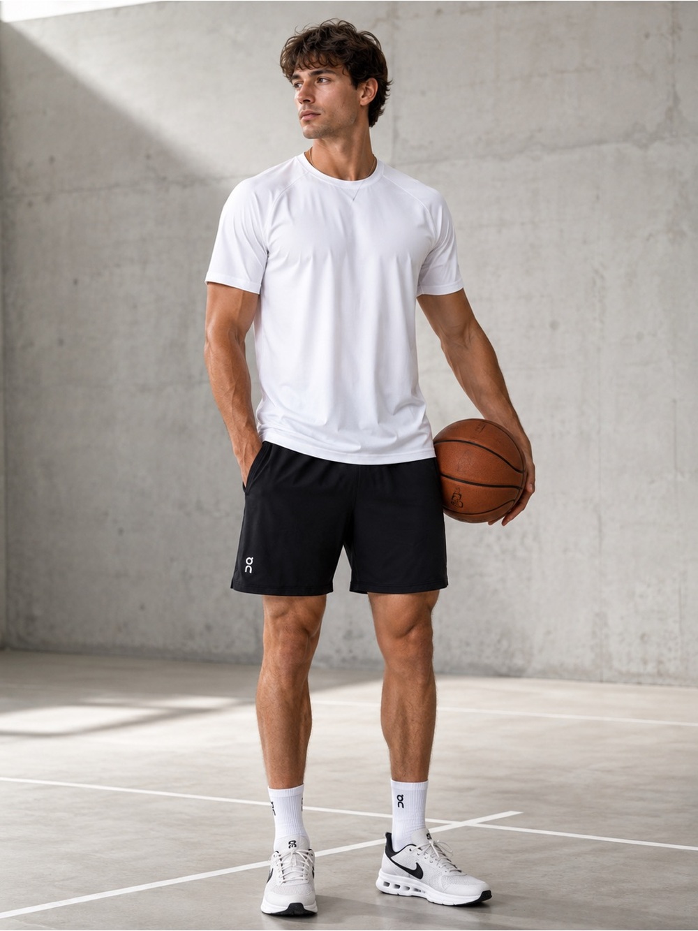 ON Court Courtside Shorts in Black Men's XL